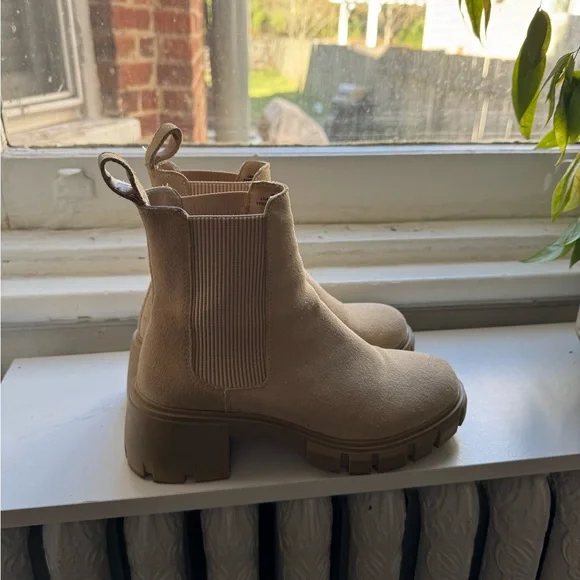 Steve Madden Tan Suede Ankle Booties - Picture 2 of 6
